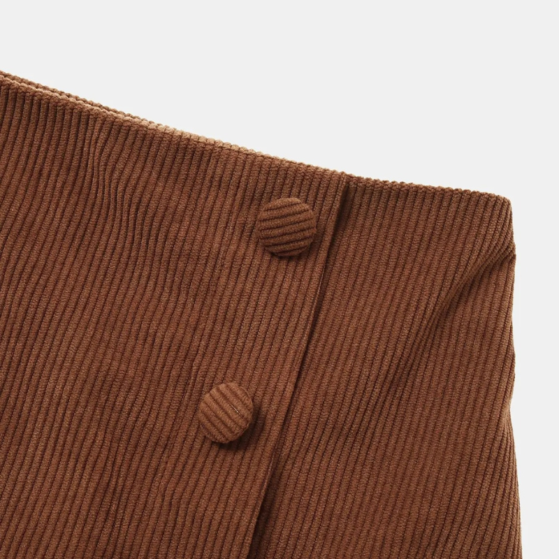 Saia Curta de Veludo com Botões