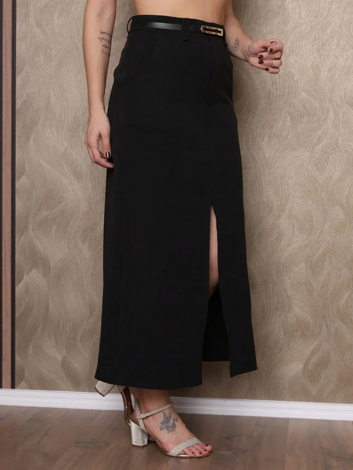 Saia de Alfaitaria Com Fenda na Frente