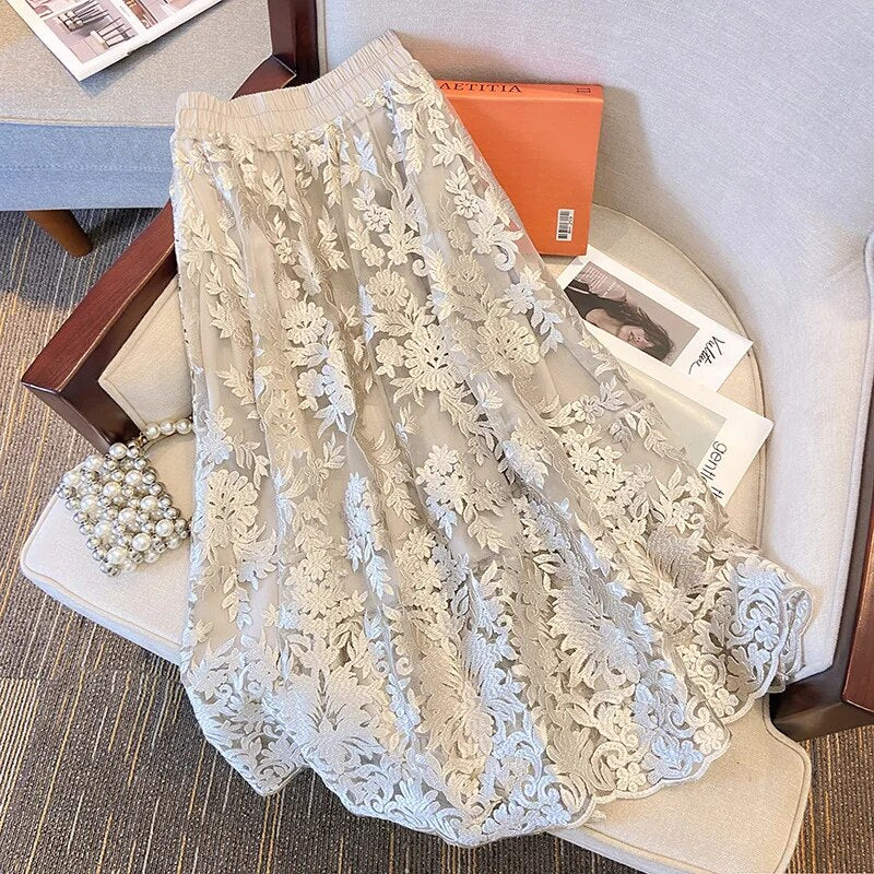 Saia Midi de Tule Bordada