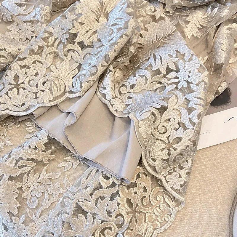 Saia Midi de Tule Bordada