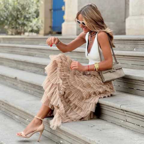 Saia de Tule Longa com Babados em Camadas