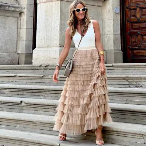 Saia de Tule Longa com Babados em Camadas