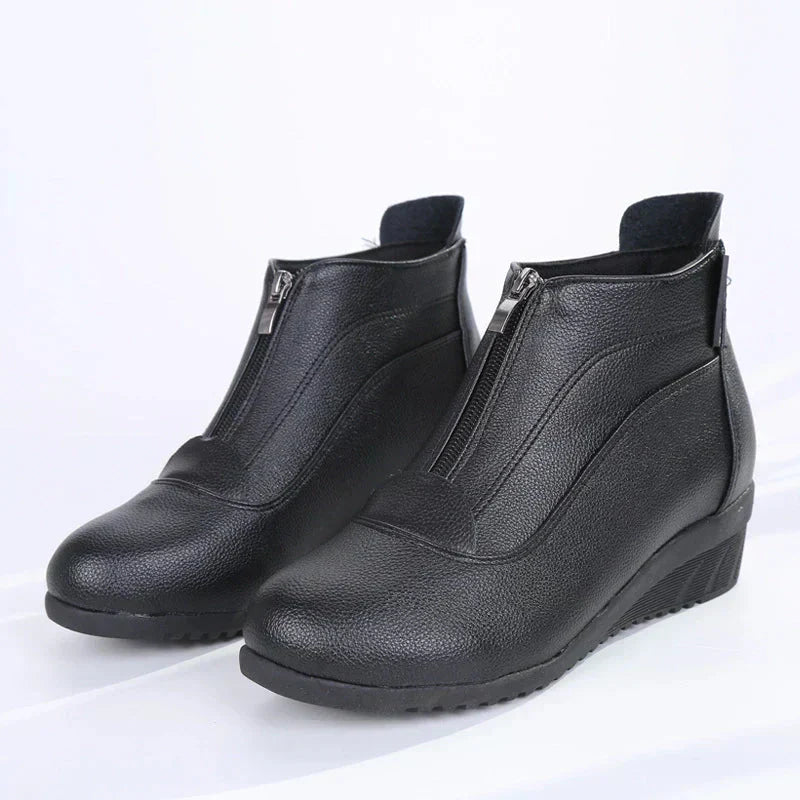 Bota de Couro Cano Curto Feminina