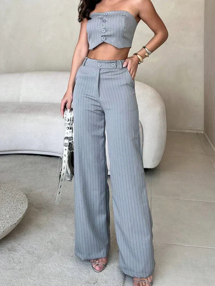 Conjunto Top e Calça em Alfaiataria Risca de Giz.