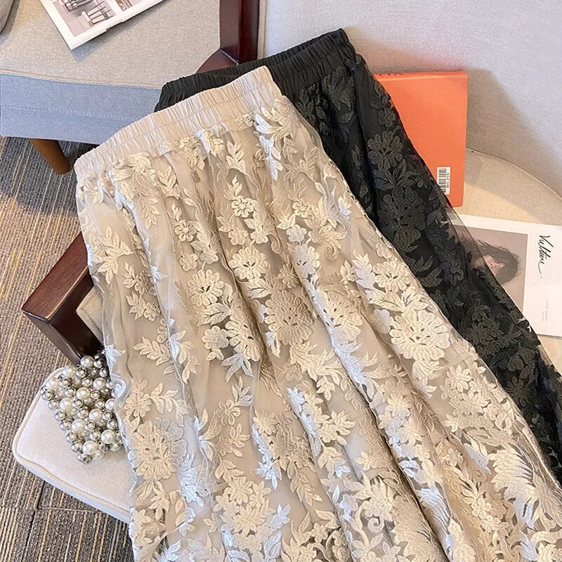 Saia Midi de Tule Bordada