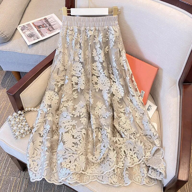 Saia Midi de Tule Bordada